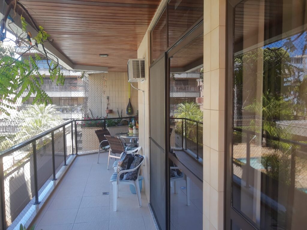 WhatsApp Image 2025-10-01 at 19.56.34 (1)