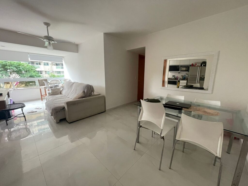 WhatsApp Image 2025-10-01 at 19.58.27