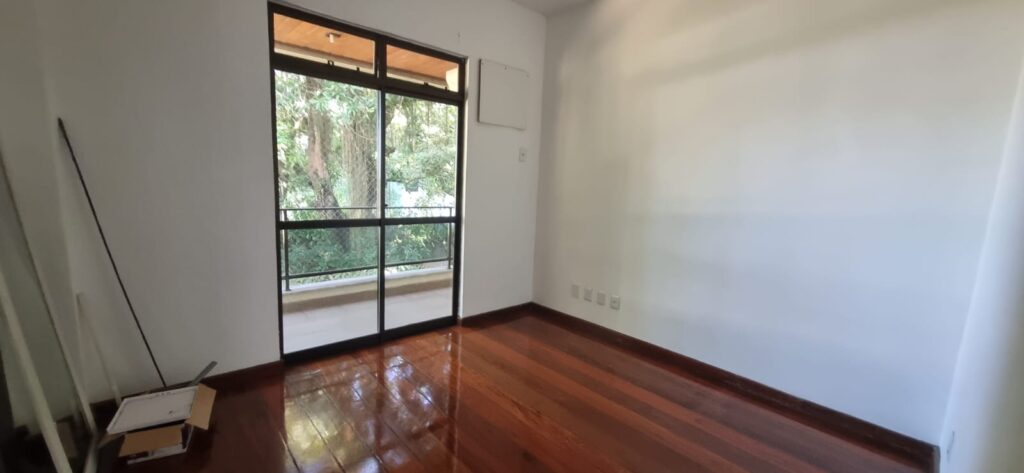 WhatsApp Image 2025-10-06 at 21.32.59 (4)