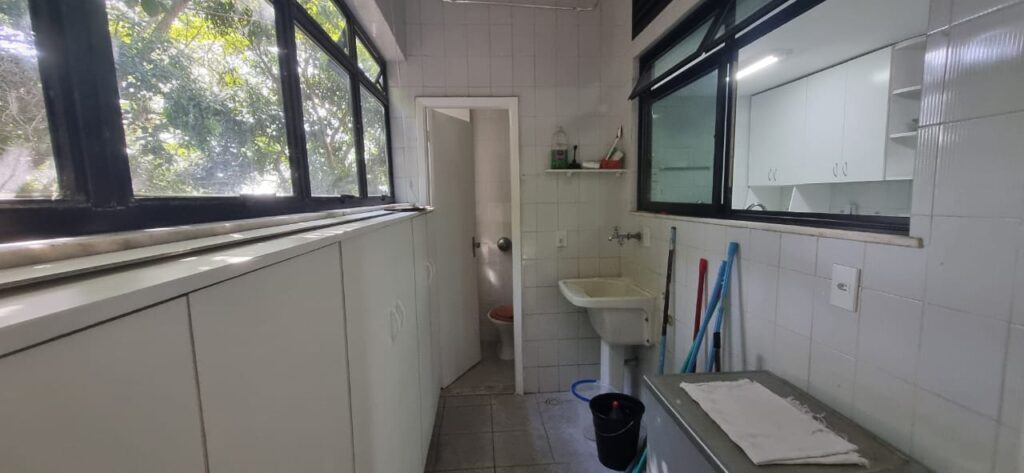 WhatsApp Image 2025-10-06 at 21.33.01 (1)