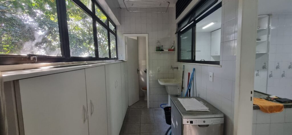 WhatsApp Image 2025-10-06 at 21.33.01 (2)