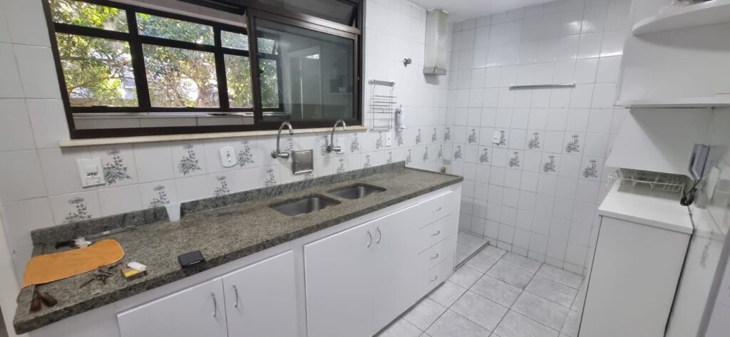 WhatsApp Image 2025-10-06 at 21.33.01 (4)