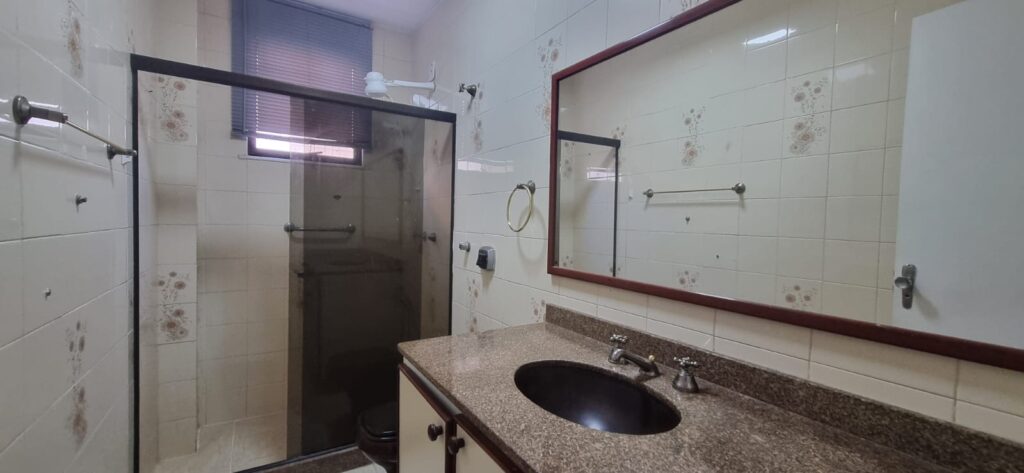 WhatsApp Image 2025-10-06 at 21.33.02 (1)