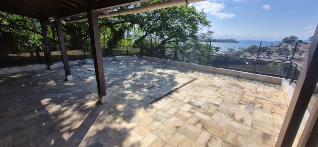 WhatsApp Image 2025-10-06 at 21.33.04