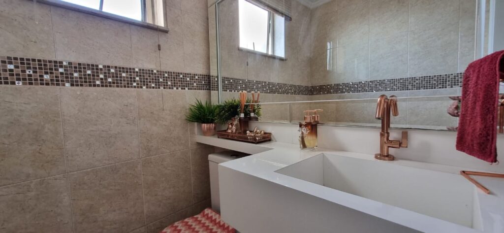 WhatsApp Image 2025-10-06 at 21.40.07 (1)