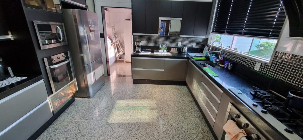 WhatsApp Image 2025-10-06 at 21.40.08 (1)