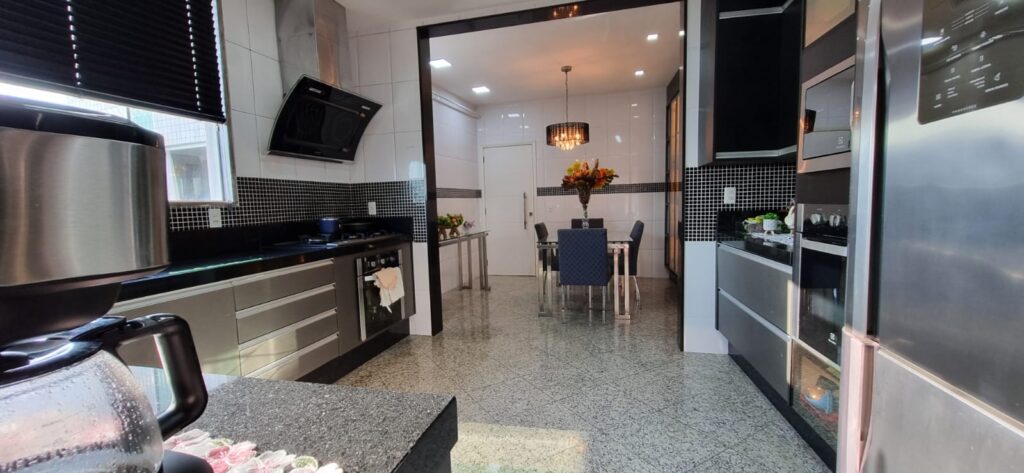 WhatsApp Image 2025-10-06 at 21.40.09 (1)