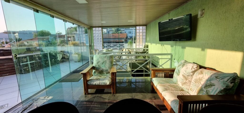 WhatsApp Image 2025-10-06 at 21.40.13 (1)